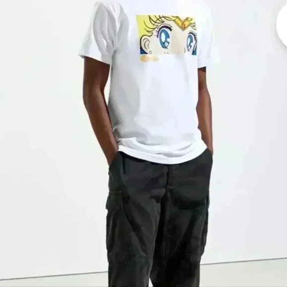 Sailor Moon Men's Officially Licensed Anime Her Eyes Graphic Tee T-Shirt. Size M - Picture 5 of 5